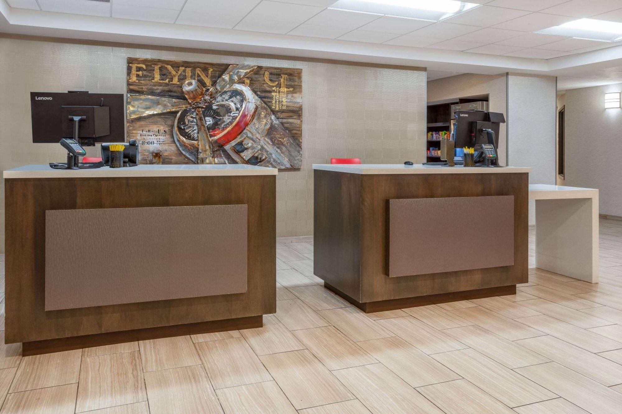 Days Inn & Suites By Wyndham Denver International Airport Bagian luar foto