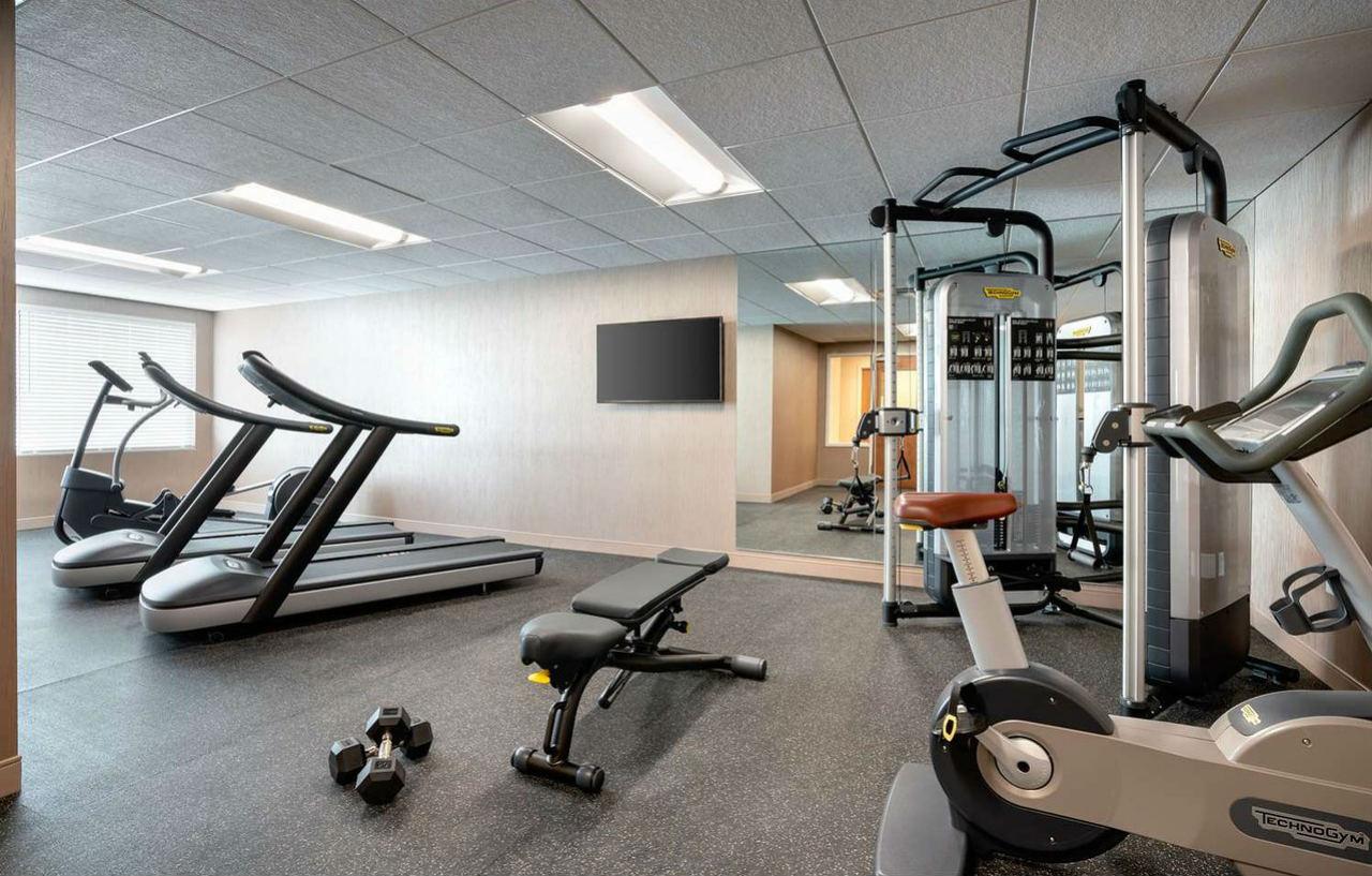 Days Inn & Suites By Wyndham Denver International Airport Bagian luar foto